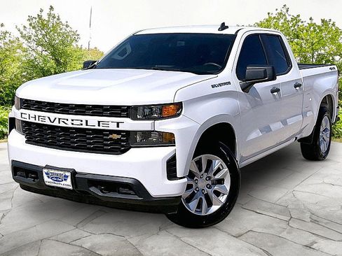 Used 2022 Chevrolet Silverado 1500 Custom image 1