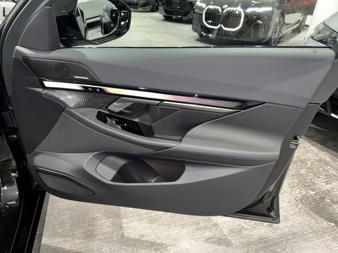 New 2026 BMW i5 eDrive40 w/ M Sport Package image 8