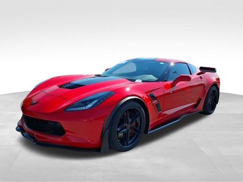 Used 2017 Chevrolet Corvette Grand Sport w/ Grand Sport Heritage Package RWD image 2