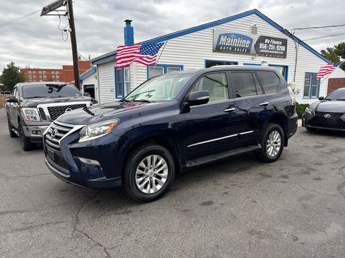 Used 2017 Lexus GX 460 image 3