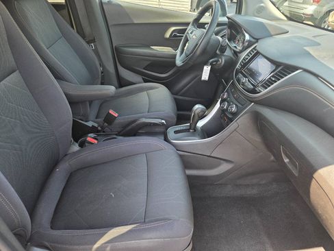 Used 2020 Chevrolet Trax LT FWD image 26