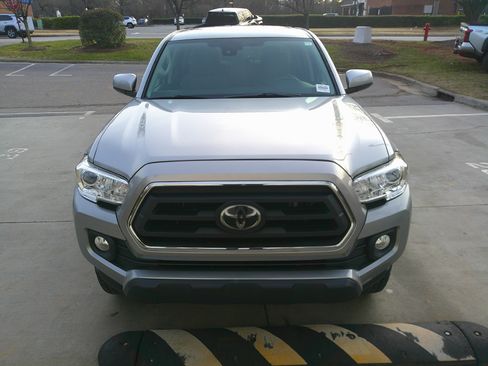 Used 2021 Toyota Tacoma SR5 image 3