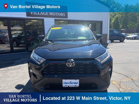 Used 2021 Toyota RAV4 XLE w/ Convenience Package AWD/4WD image 2