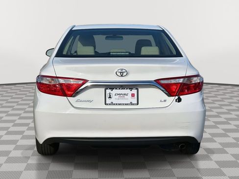 Used 2015 Toyota Camry LE image 4