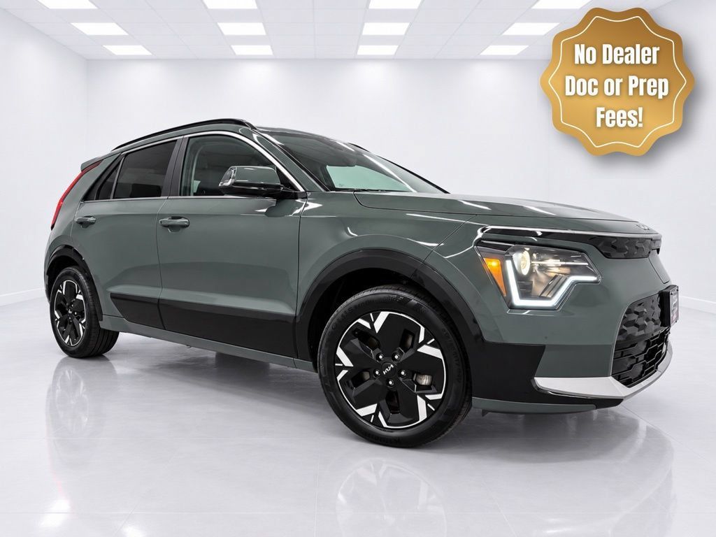 Used 2025 Kia Niro Wind w/ Wind Preserve Package FWD image 2
