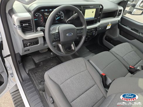 New 2026 Ford F250 XL w/ XL Chrome Package image 7