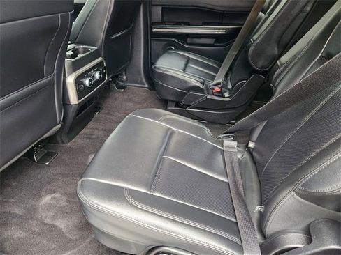 Used 2021 Ford Expedition XLT image 30