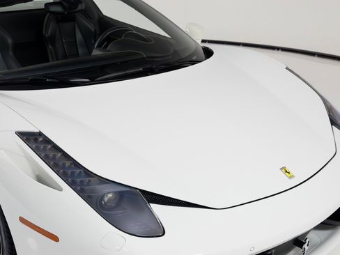 Used 2015 Ferrari 458 Spider image 48