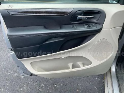 Used 2013 Dodge Grand Caravan SE FWD image 13