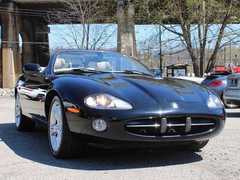 Used 2004 Jaguar XK8 Convertible image 12