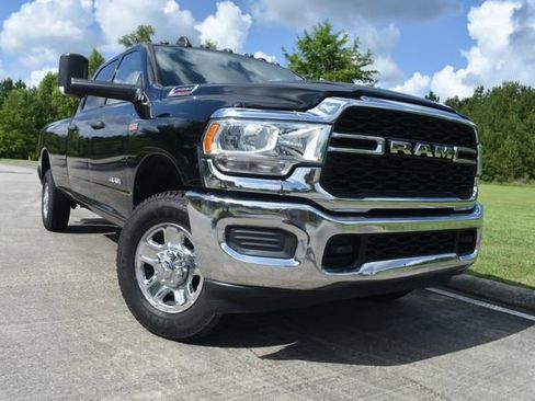 Used 2020 RAM 2500 Tradesman w/ Chrome Appearance Group image 5