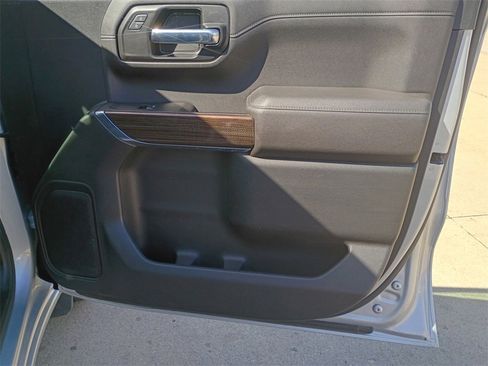 Used 2022 Chevrolet Silverado 1500 RST image 10