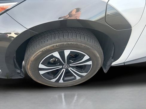 Used 2025 Toyota bZ4X AWD w/ Weather Package image 18