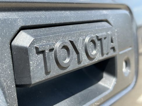 Used 2019 Toyota Tacoma TRD Sport AWD/4WD image 7