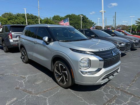 Used 2023 Mitsubishi Outlander SEL FWD image 1