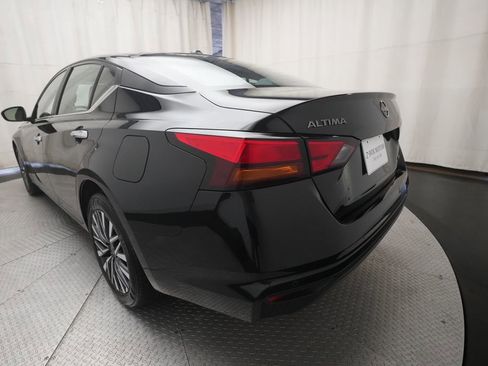Used 2025 Nissan Altima 2.5 SV AWD/4WD image 33