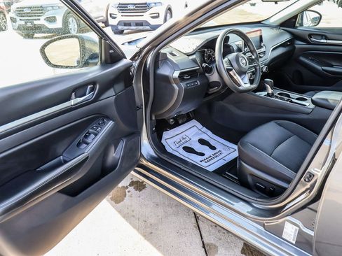 Used 2022 Nissan Altima 2.5 SV FWD image 24