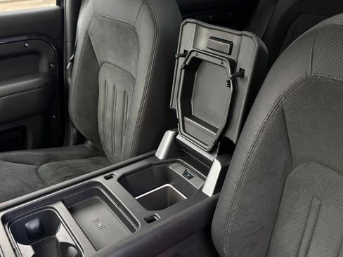 Used 2023 Land Rover Defender 110 image 14