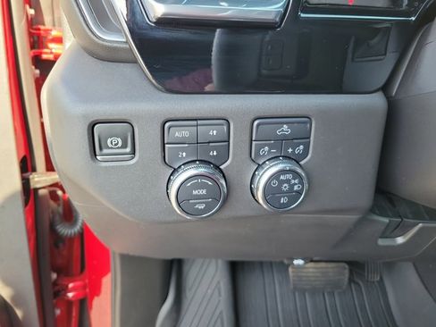 Used 2024 GMC Sierra 1500 Elevation image 28