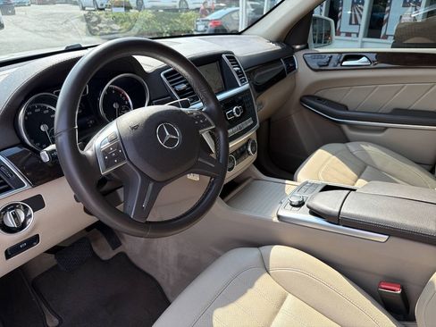 Used 2014 Mercedes-Benz GL 450 4MATIC image 29