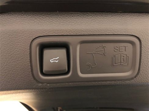 Used 2024 Lincoln Navigator L Reserve image 11