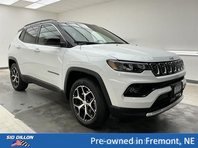 Used 2024 Jeep Compass Limited AWD/4WD image 3
