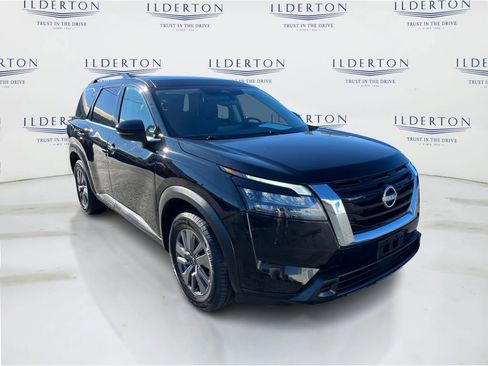 Used 2024 Nissan Pathfinder SV image 4