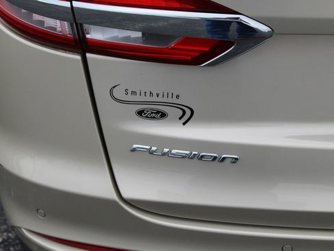 Used 2019 Ford Fusion SE image 11