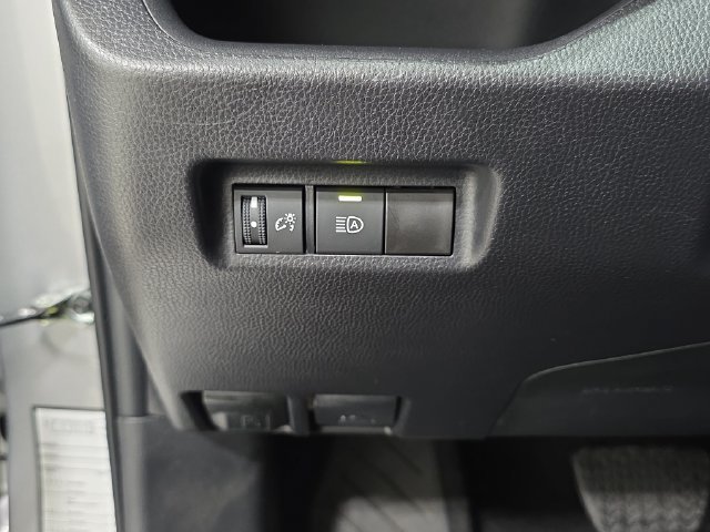 Certified 2025 Toyota RAV4 LE AWD/4WD image 23