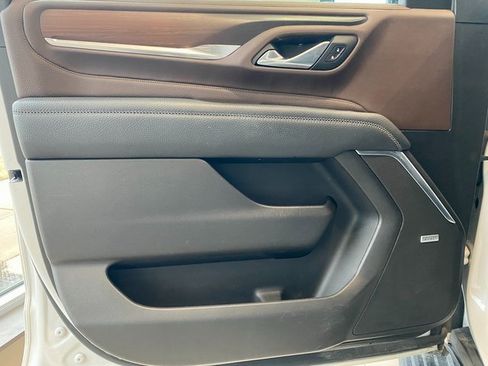 Used 2021 GMC Yukon Denali w/ Denali Premium Package image 8