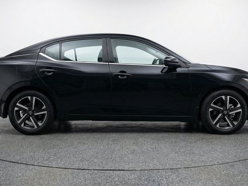 Used 2025 Nissan Sentra SV FWD image 11