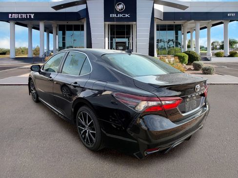 Used 2021 Toyota Camry SE FWD image 4
