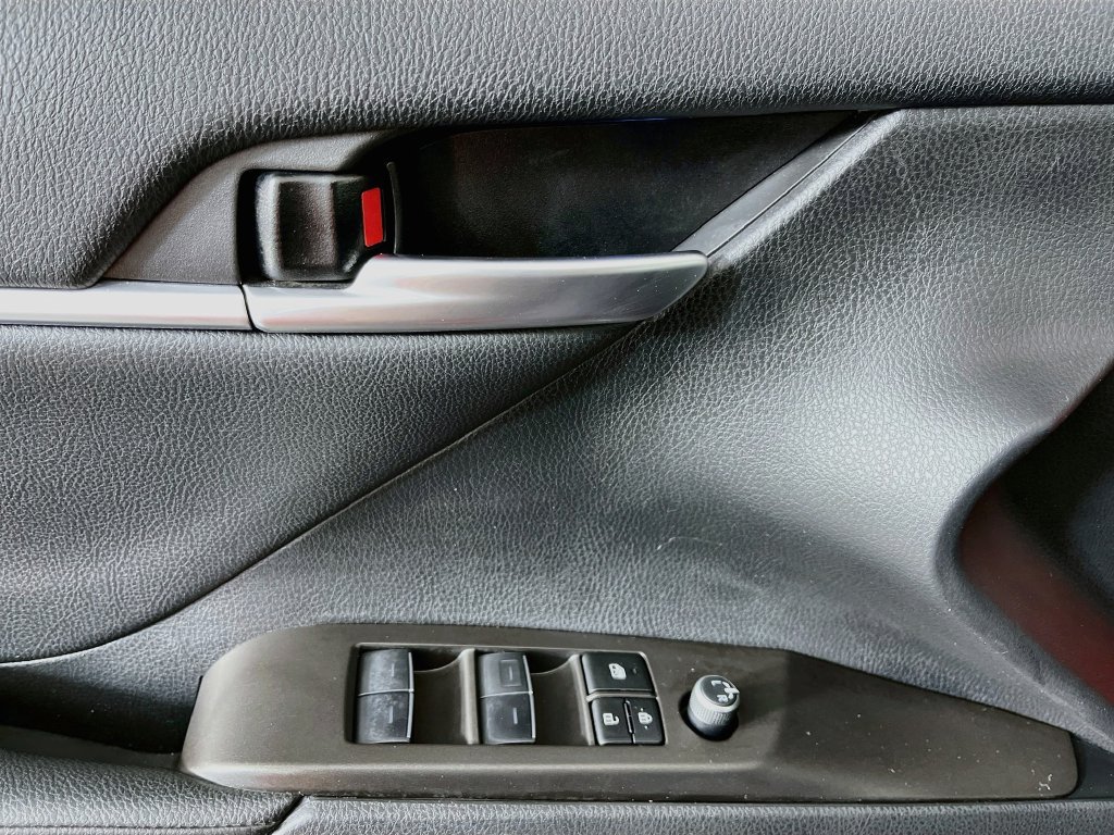 Used 2023 Toyota Camry XSE FWD image 23