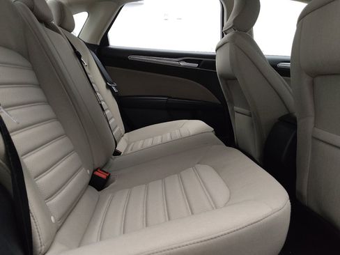 Used 2018 Ford Fusion S FWD image 19