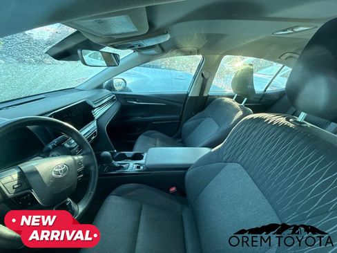 Used 2025 Toyota Camry XLE AWD/4WD image 10
