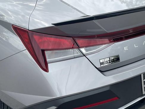 Used 2025 Hyundai Elantra Sport FWD image 10