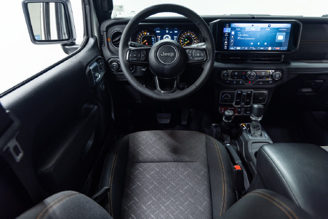 Used 2026 Jeep Gladiator Mojave AWD/4WD image 3