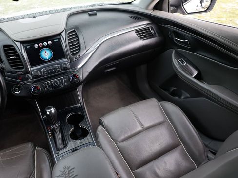 Used 2016 Chevrolet Impala LTZ FWD image 22