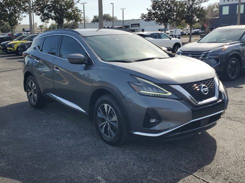 Certified 2022 Nissan Murano SV image 3