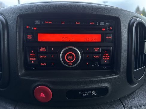 Used 2011 Nissan Cube 1.8 S w/ Interior Illumination Pkg image 35