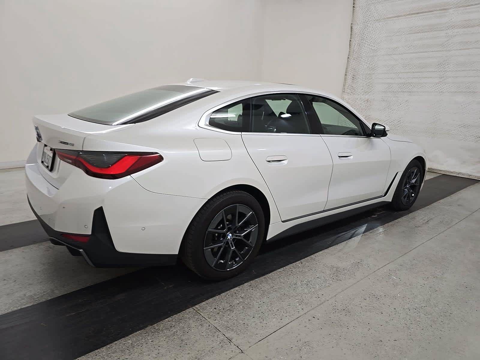 Used 2025 BMW i4 xDrive40i w/ Premium Package AWD/4WD image 4