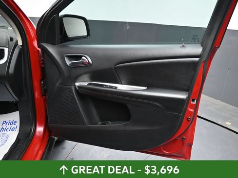 Used 2015 Dodge Journey SXT w/ Flexible Seating Group FWD image 18
