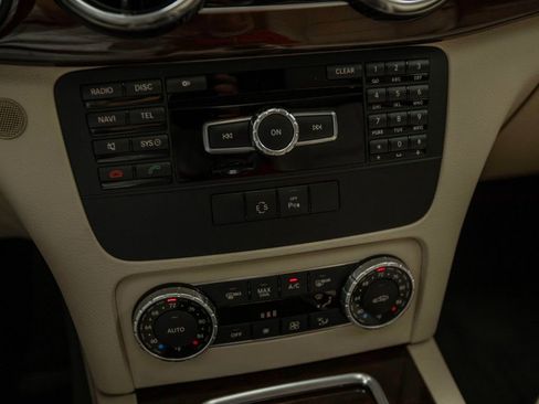 Used 2014 Mercedes-Benz GLK 250 BlueTEC 4MATIC image 19