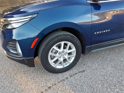 Used 2023 Chevrolet Equinox LT image 4