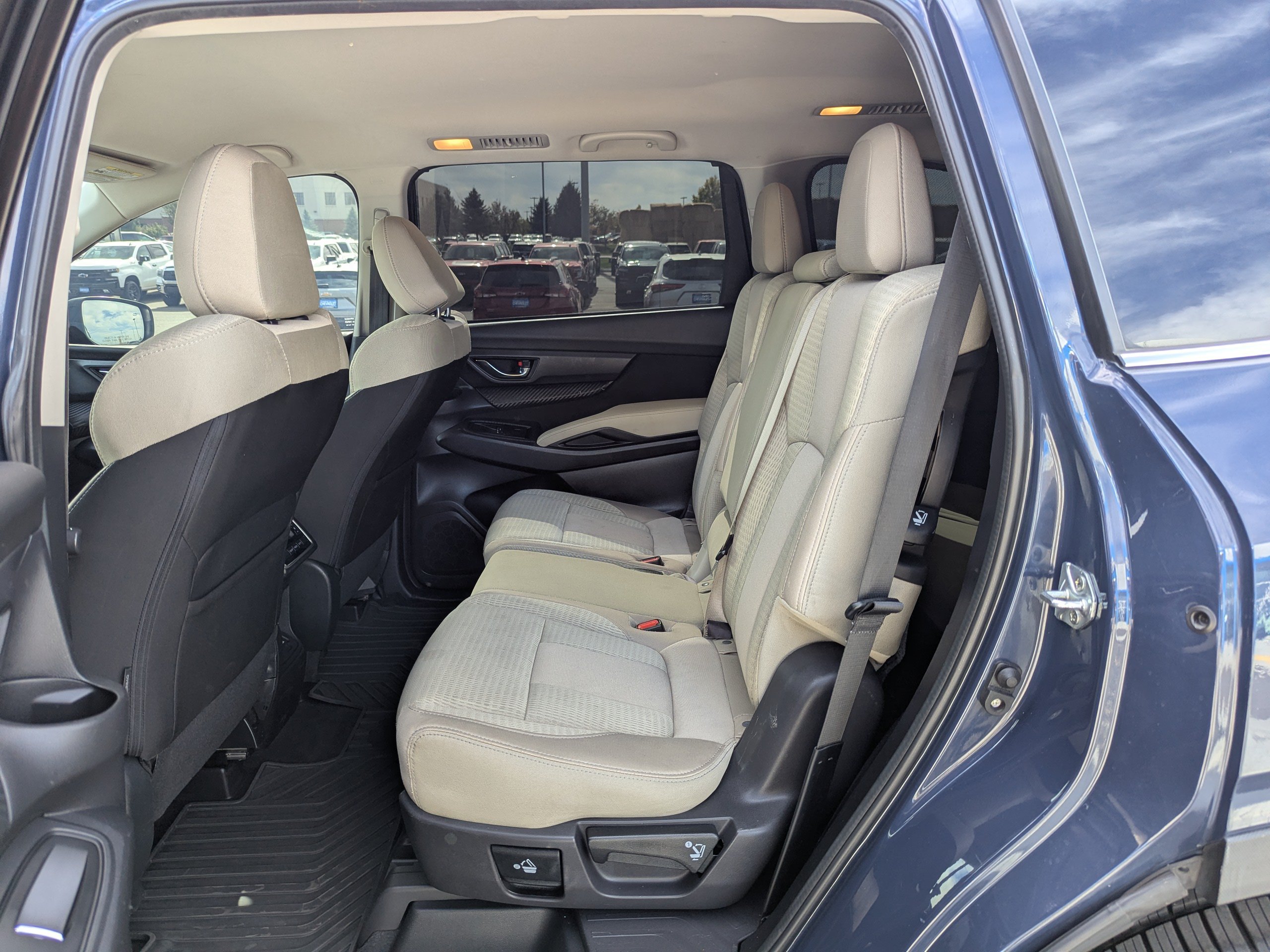 Used 2023 Subaru Ascent Premium w/ Convenience Package AWD/4WD image 29