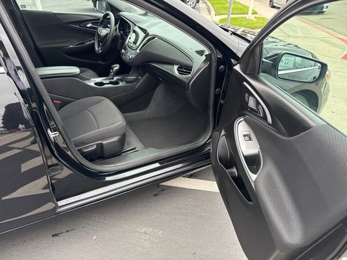 Used 2024 Chevrolet Malibu LT image 14