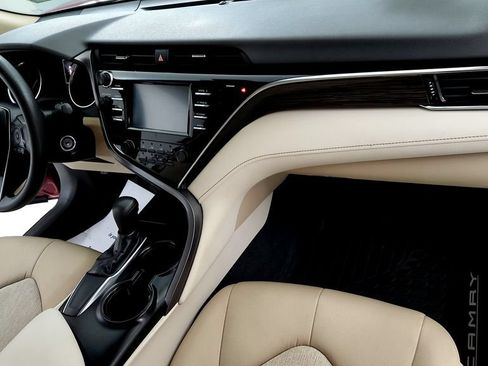Certified 2018 Toyota Camry LE FWD image 16