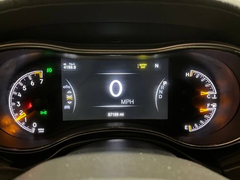 Used 2021 Jeep Grand Cherokee High Altitude AWD/4WD image 34