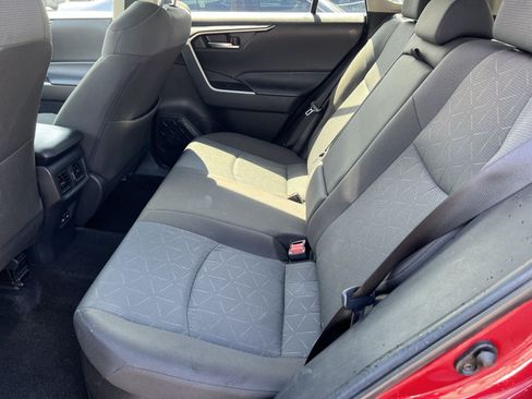 Used 2025 Toyota RAV4 XLE AWD/4WD image 23