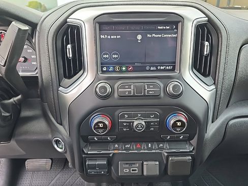 Used 2020 Chevrolet Silverado 1500 LT w/ All-Star Edition image 18